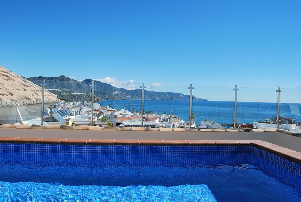 Apartamentos Plaza Nerja Εξωτερικό φωτογραφία